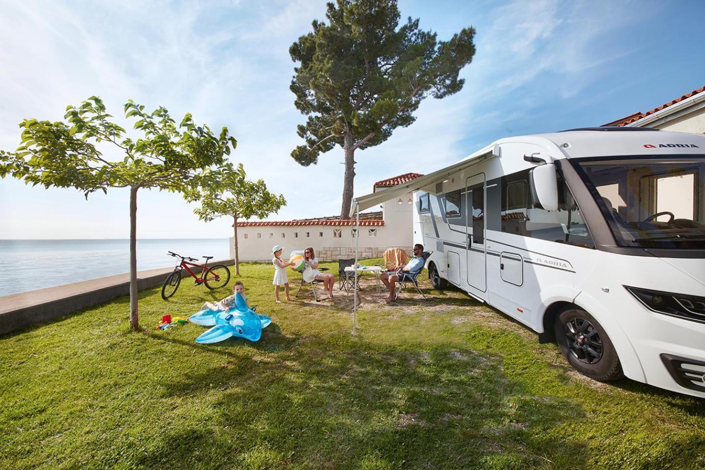 Camping Adria Ankaran - Pitches מראה חיצוני תמונה