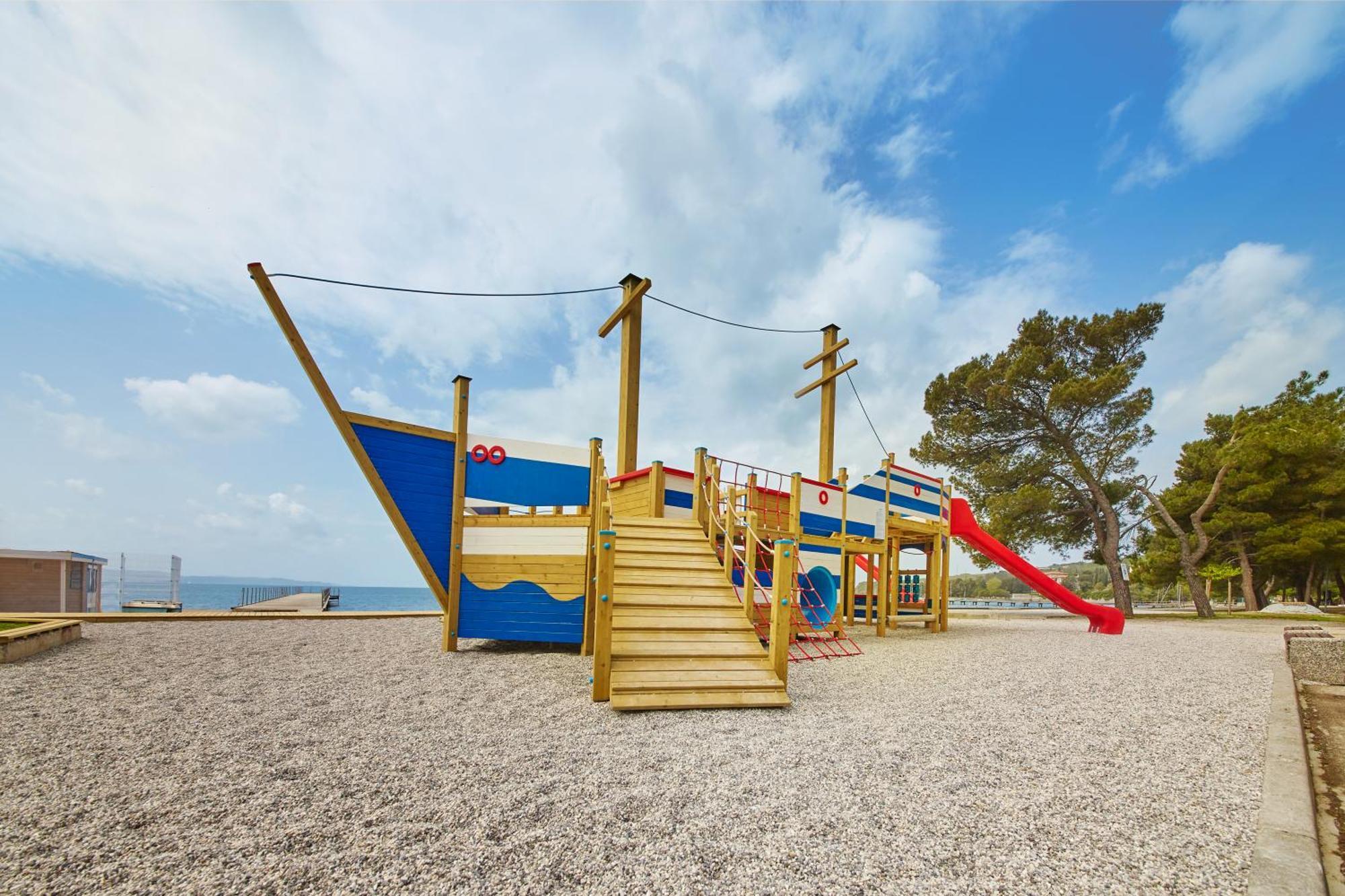 Camping Adria Ankaran - Pitches מראה חיצוני תמונה