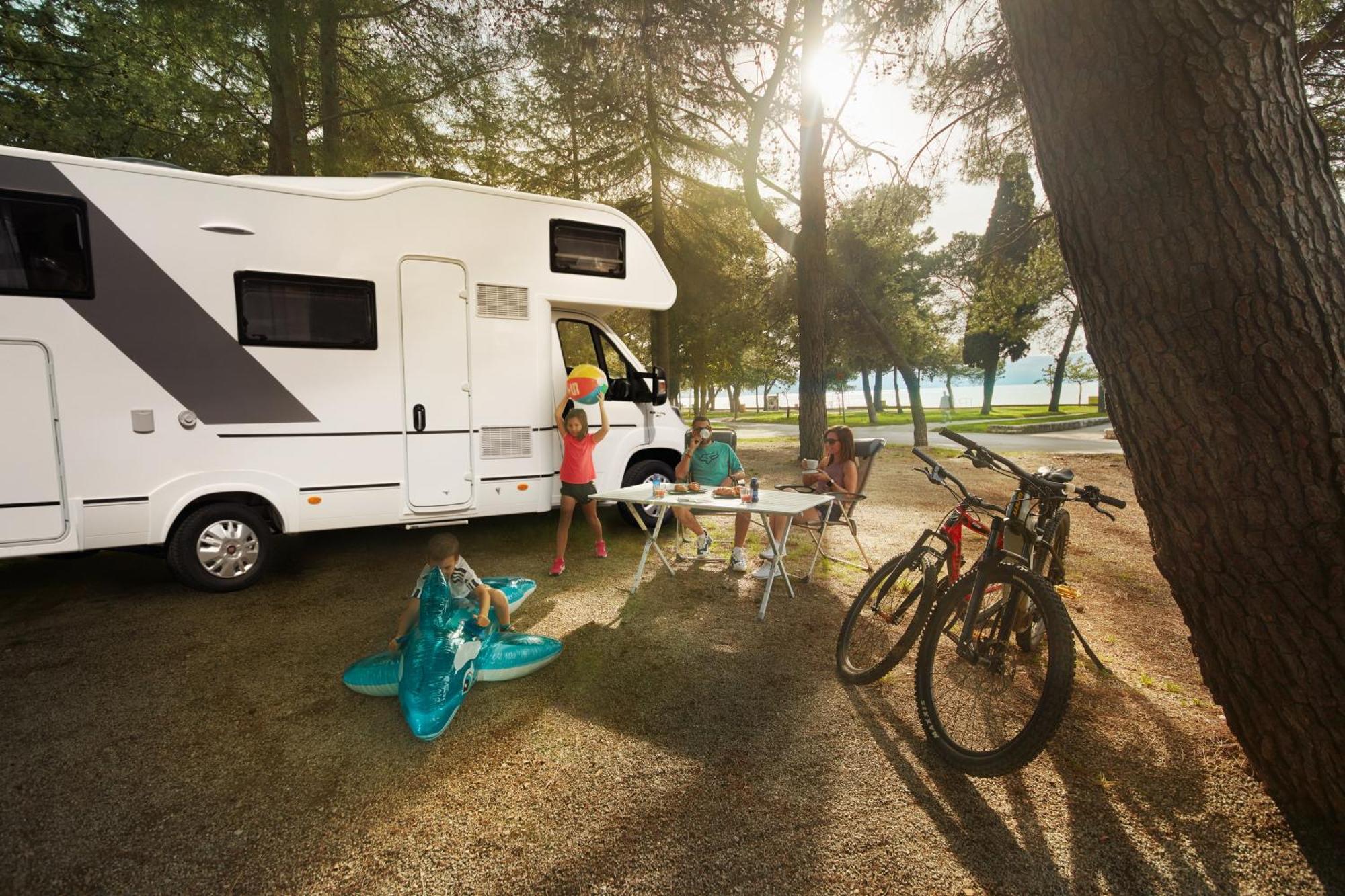 Camping Adria Ankaran - Pitches מראה חיצוני תמונה